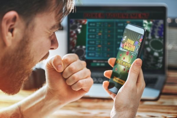 Tampilan antarmuka aplikasi mem4d yang mudah digunakan pada perangkat mobile